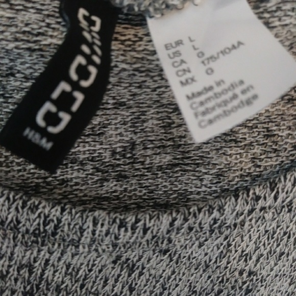H&M Divided Gray and Black Crop Top - Picture 7 of 8